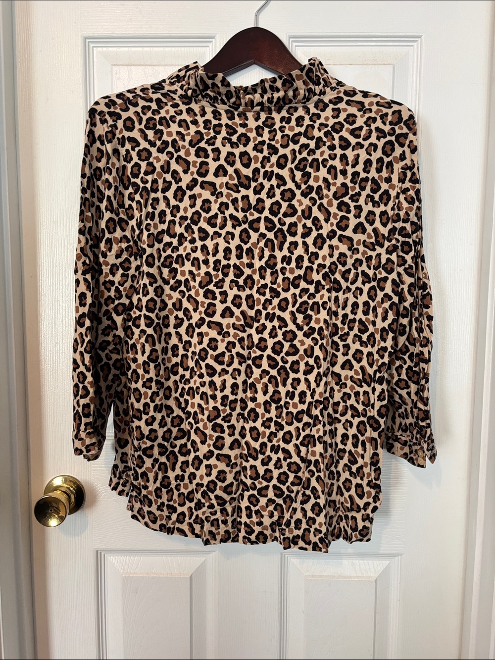 Fun Leopard Print ruffle collar Women's Top from Crown&Ivy size S - Picture 8 of 8